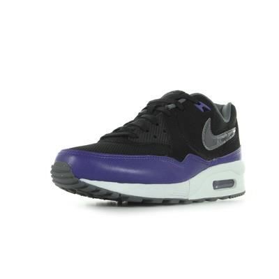 air max light essential