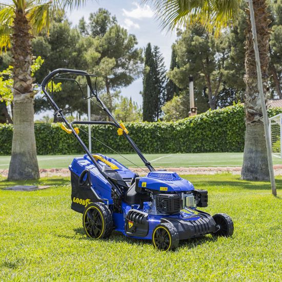 Tondeuse Thermique Autotractée Goodyear 56cm 7,5CV - Moteur 224cm³ 4T - Pour Surfaces Jusqu'à 2000m²