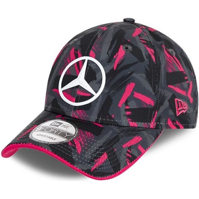 Casquette New Era REPLICA AOP 940 MERCGP - Réf. 60143458. Couleur : Noir, Rouge, Gris. Détails. - Visière arrondie. - Coupe