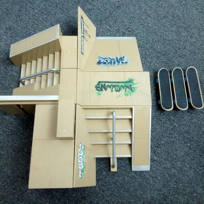 MOMSIV Mini Rampe De Skateboard Pour Doigts – Kit Park Avec Planche Aléatoire, Outils Et Roues De Secours – Cadeau Sport