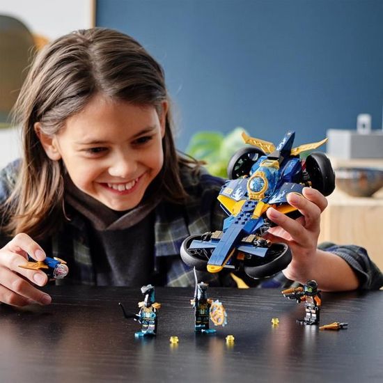 sous-Marin et Voiture avec Mini Figurines de Cole et Jay /& 71745 Ninjago La Moto de la Jungle de Lloyd avec Les Minifigurines LEGO 71752 Ninjago Le Bolide Ninja sous-Marin Set de Construction