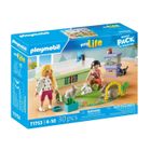 PLAYMOBIL 71753 Animalerie avec enclos à lapins, My Life, Soin des animaux, 30 pièces, Dès 4 ans