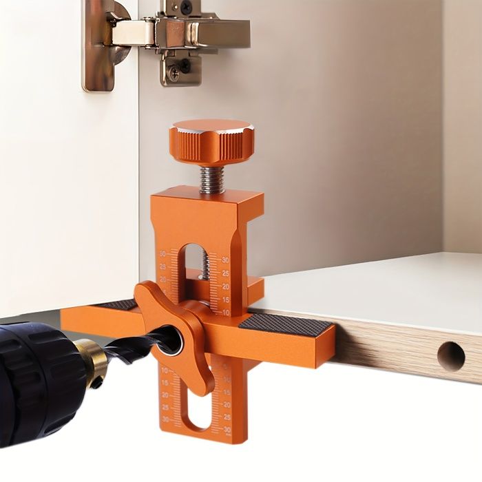 Outil de serrage rapide pour la pose de portes de meubles en bois aide à la pose de portes de meubles.