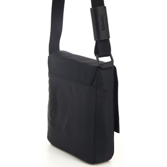 Calvin Klein Sacoche plate bandouliere a rabat k50k503913 black001 taille 22 cm Cdiscount Bagagerie Maroquinerie