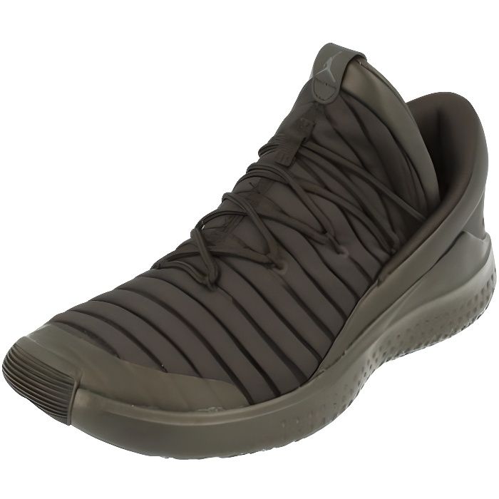 chaussure casual homme jordan