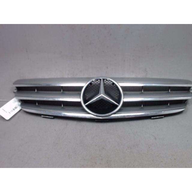 PIECES AUTO D'OCCASION - 20988001239776 - KIT CARROSSERIE - CALANDRE MERCEDES CLK - B2-437915