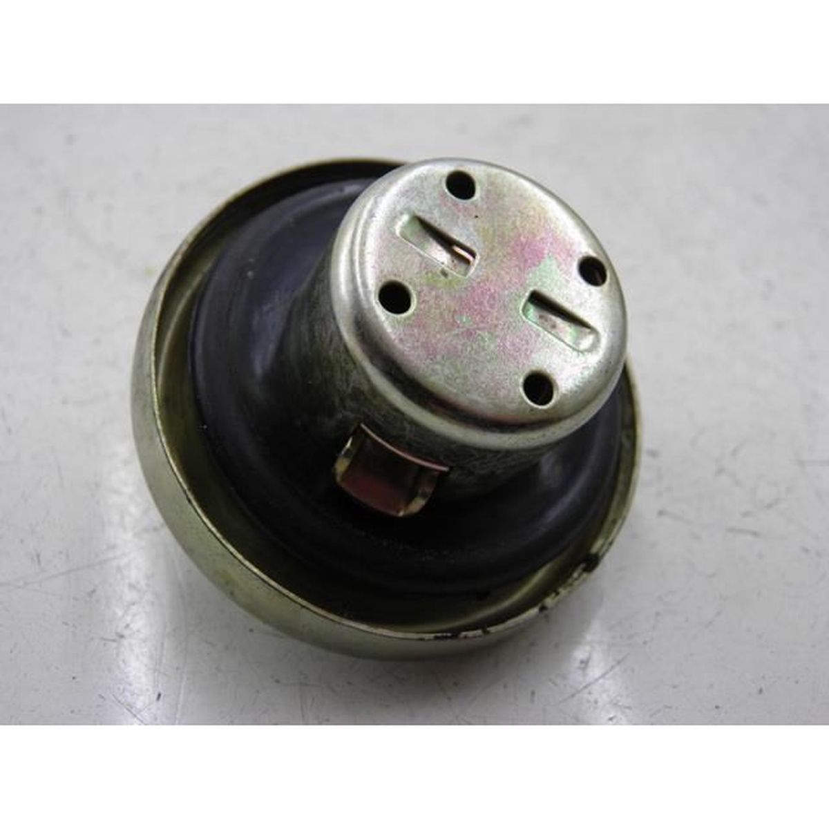 BOUCHON RESERVOIR ESSENCE SCOOTER JM MOTOR SMAX 125 ( 2010 2014