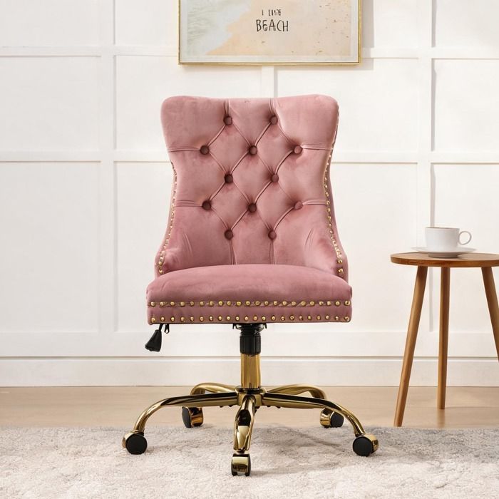 Fauteuil de bureau pivotant réglable en velours chaud rose et métal doré assise large et profonde
