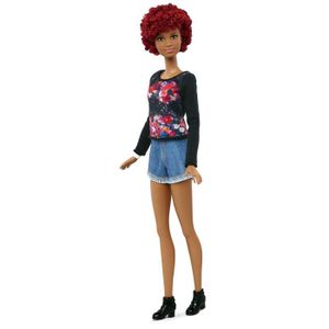 Barbie Fashionistas Kit Vêtements de Voyage, 4 Tenues pour Poupée dont  Jupe, Robe, Tops, et Accesssoires, Jouet pour Enfant, FLB31 : :  Jeux et Jouets