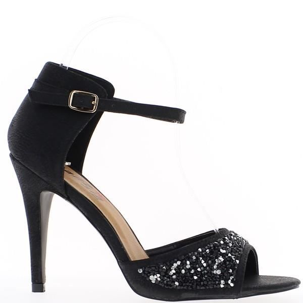 talons noirs ouverts