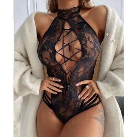 Photo de femme en vetement transparent 2025