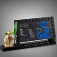LEGO® Star Wars 75255 Yoda, Jeu de Construction, Figurine, Sabre Laser, avec Présentoir-3