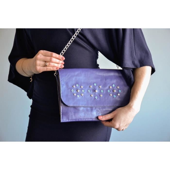 pochette avec chainette