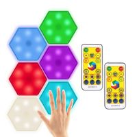 AuTech® DIY RGB Applique Murale Hexagonal Assemblée Tactile LED Touch Sensitive Sans Fil Veilleuse - 6PCS + 2 Télécommandes