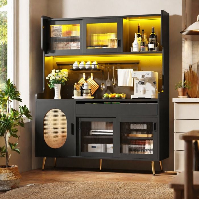 Buffet de cuisine 145 cm avec LED portes vitrées striées rangement MDF et métal noir JOINERY