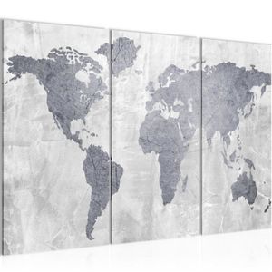 Décorer un mur avec ses photos de voyage sur une carte du monde