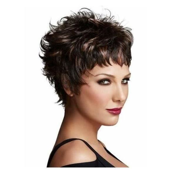 modele perruque cheveux courts
