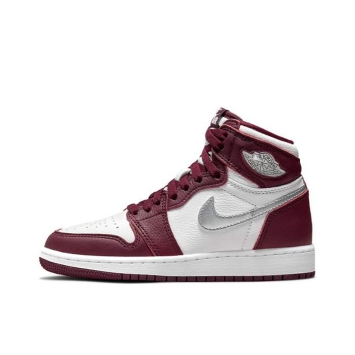 jordan noir semelle rouge