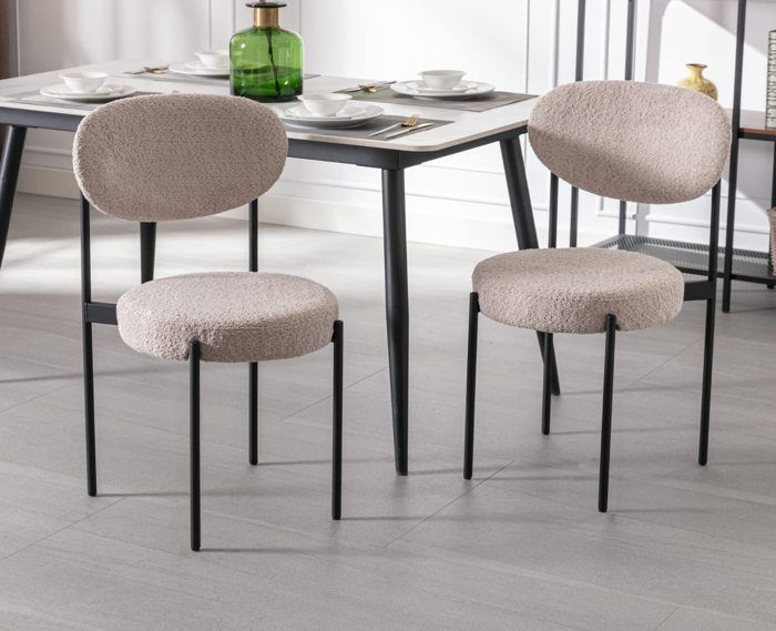 lot de 2 chaises en peluche beige -  pieds en métal - modèle moderne rembourré - chaise de salon cuisine salle à manger restaurant