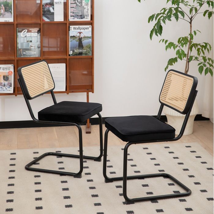 ROVRYN Lot de 2 chaises de salle à manger en velours et rotin noir avec structure en acier chromé empilable