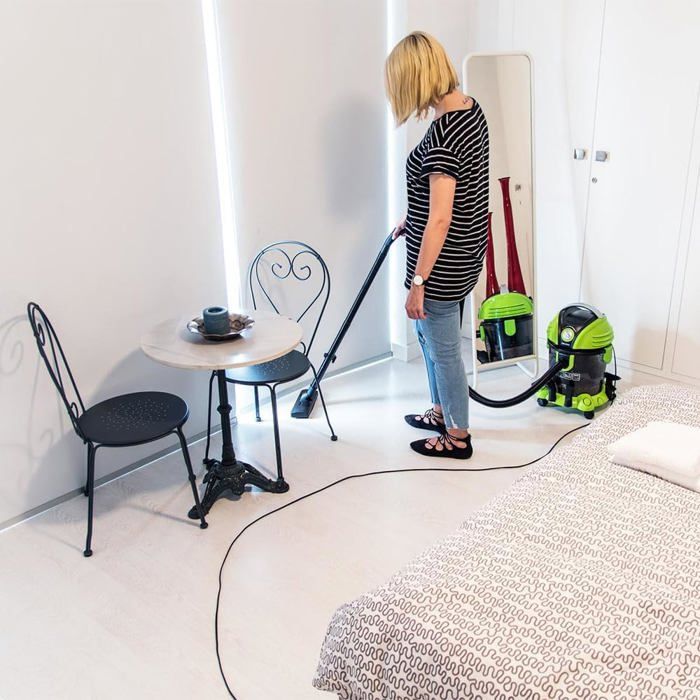 Aspirateur sans sac Wet&Dry SUTEO 1200W Rayon d'action 7 m — free download