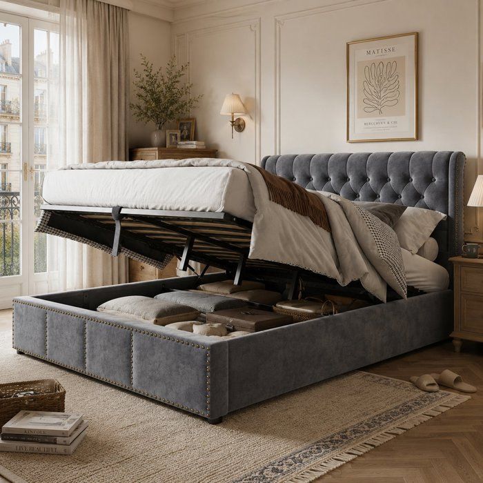 Lit coffre 160x200 velours gris avec rangement intégré et sommier design élégant avec finitions cloutées pour adultes