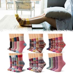 iClosam Chaussette Femme Homme Hiver Chaud Chausson Chaussette Femme Antid/érapants en Laine Tricot/és Chaussette Cadeaux de No/ël