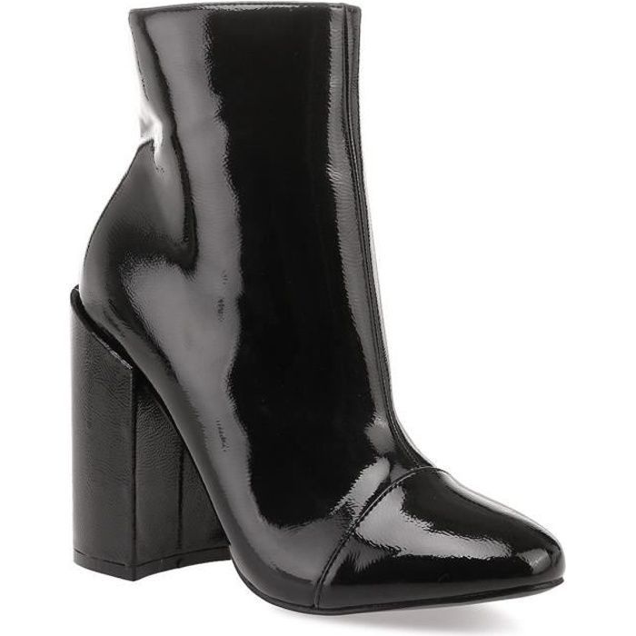 bottines en vinyle noir