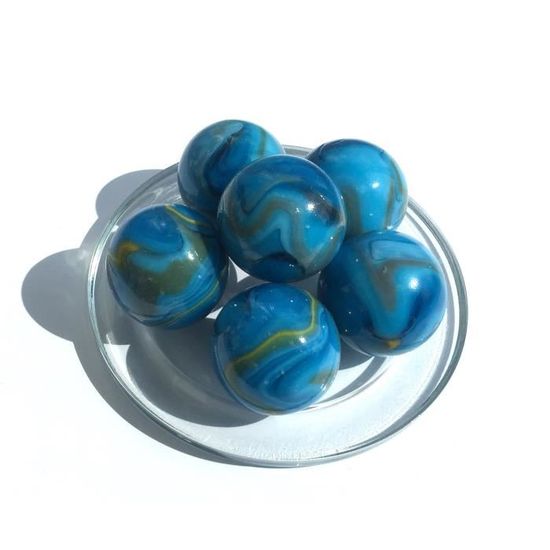 Lot De Billes Et Boulards (couleurs Variées) Dans Coffre Vintage De Scooter