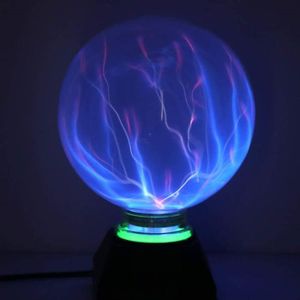 Boule Plasma, Une boule plasma de 15 cm de diamètre, idéale pour décorer  la chambre. Elle réagit au toucher et crée des éclairs d'électricité sans  danger. Réagit