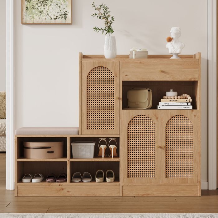 Meuble à Chaussures avec Banc Rembourré 3 Portes en Rotin 1 Tiroir Meuble Rangement Entrée - Couleur Bois Naturel - MERAX Meuble à Chaussures avec Banc Rembourré 3 Portes en Rotin 1 Tiroir Meuble Rangement Entrée - Couleur Bois Naturel - MERAX