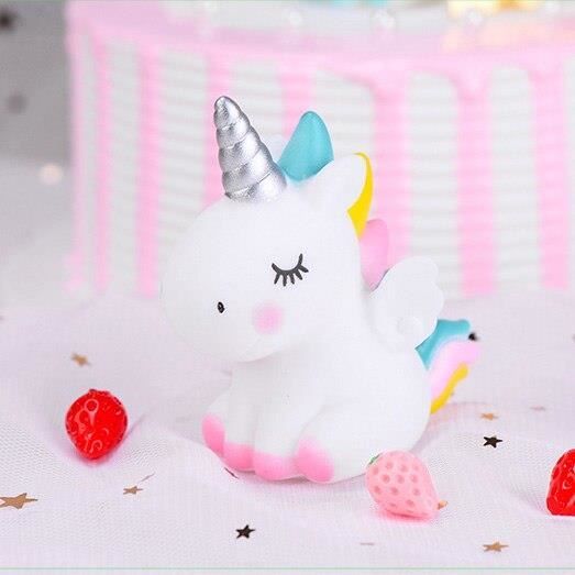 Ensemble de jouets pour décoration de gâteau d'anniversaire, coeur arc-en- ciel, licorne - France Ensemble de jouets pour décoration de gâteau d'anniversaire, coeur arc-en- ciel, licorne - France