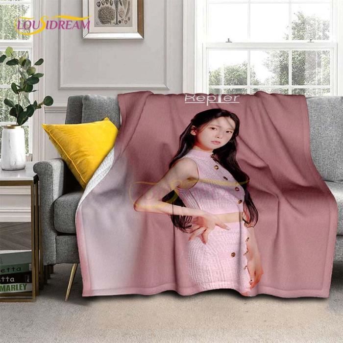 XZE 2241 Couverture Kpop Star pour fille Kep1er en flanelle couvre