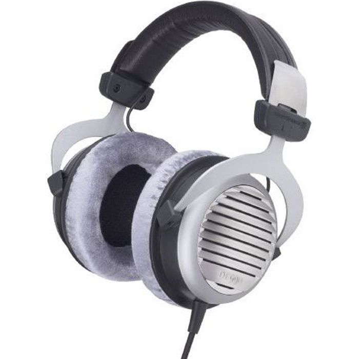 dt 990 pro bass
