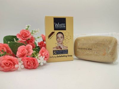savon glutathione blanchisseur - Gluta White - Nettoie en profondeur - Sans parabène - Visage et corps - Collagène Hikari Aurum S-Acetyl Glutathione dear face collagen Grams:1 Gram