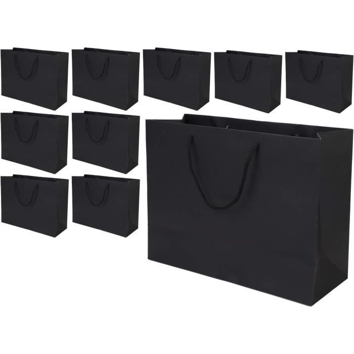 Sac En Papier Brun Vide Avec Poignées Trous. Paquet De Kraft Réaliste