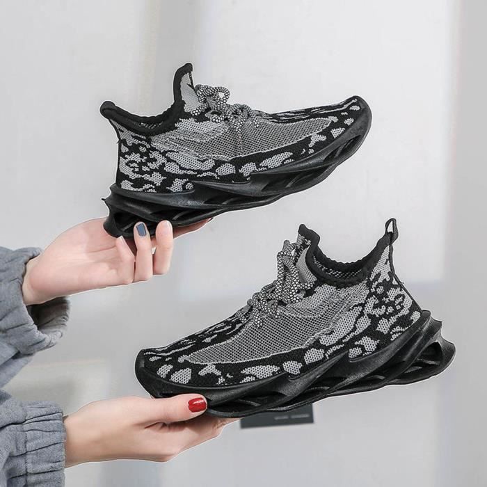 chaussure de securite Femmes Blade Running Sneakers Nouvelles chaussures tissées volantes en maille sauvage légère