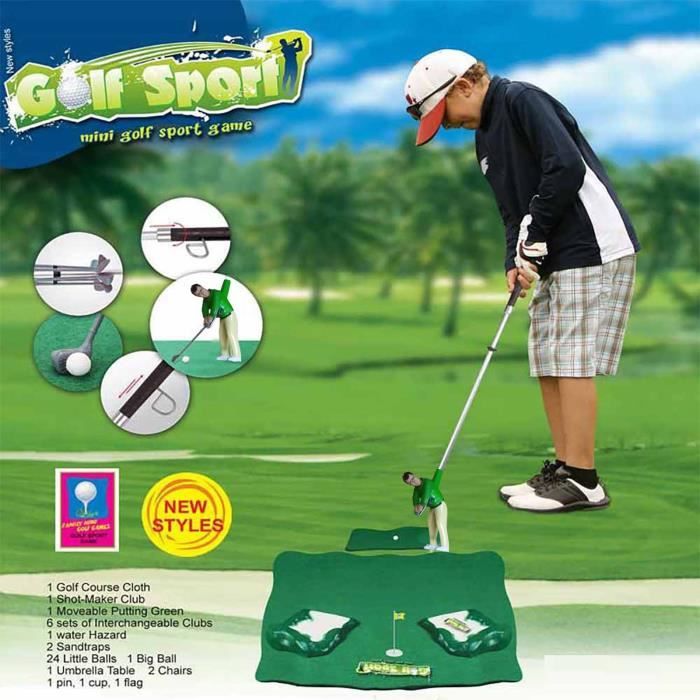 Jeu de mini-golf intérieur, jeu de golf avec un petit gars attaché au club de golf KMH201230371GN