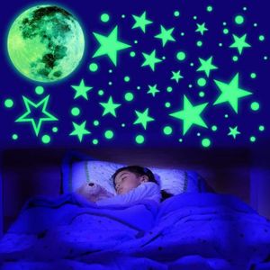 décoration de Ciel de Nuit Autocollant Mural. K&G Lot de 60 étoiles Lumineuses fluorescentes pour Lune et étoiles Tailles