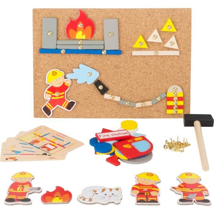 small foot 10581 Jeu de marteau -Pompiers- en bois, tableau de liège avec motifs de pompiers pour marteler, à partir de 6 ans