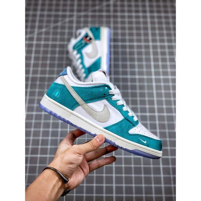 Baskets basses nikes Dunk SB Road Sign Turbine Vert Tiffany Bleu