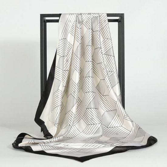 Foulard/Carré/Chale★En soie-Hand rolled ★Silk SCARF
