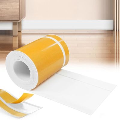 Bechoanigel Plinthe Souple Autoadhésive, 50mm X 20mm X 6m Plinthe Adhesive PVC Imperméable, Résistant à L'huile, à L'épreuve De La Moisissure Pour La Cuisine Et La Salle De Bain (Blanc