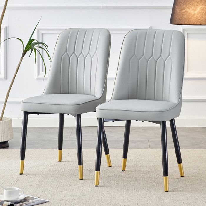 Chaise de paquet de 2 pièces chaise de salle à manger moderne gris clair avec coussin de dossier en cuir PU et pieds en métal noir