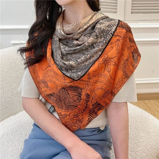 Foulard En Soie 100% Véritable - Ourlet Main Roulé - 35g - Rouge - Occasion Très Bon état