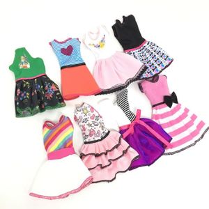 Cintre Baby Annabell Little Jeu-Tenues pour Poup/ées de 36 cm-pour Les Enfants /Âg/és de 12 Mois et Plus-Convient aux Petites Mains-Comprend : Veste Chaussures 704127 Pantalon Chemisier