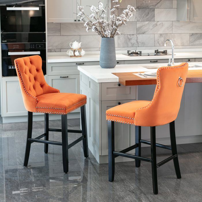 Tabourets de bar contemporains en velours capitonné pieds en bois et finition cloutée chromée style décontracté lot de 2 (orange)