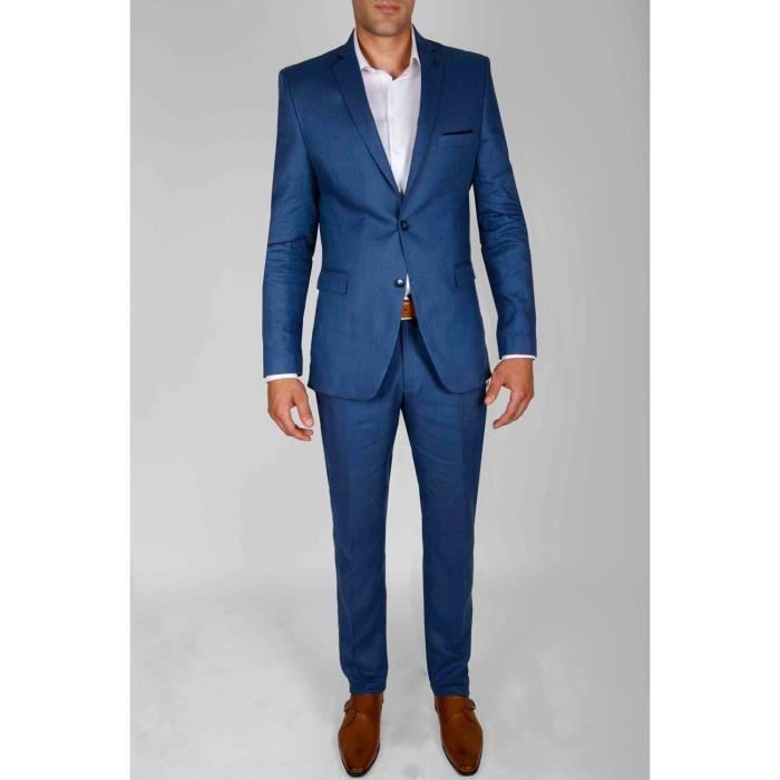 homme en costume