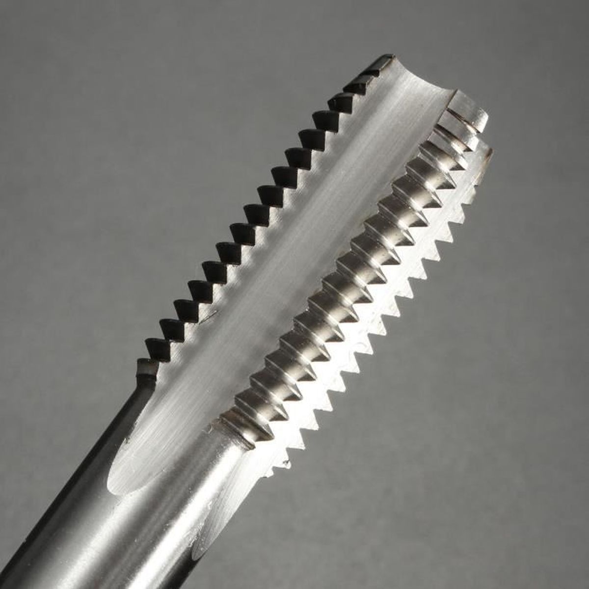 Taraud à Fileter 1/2 Pouce Haute Dureté - Pour Filetage 22 Mm, Acier Trempé, Usinage CNC, Réparation Machines