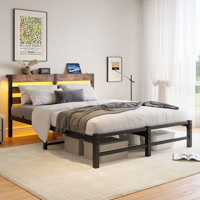 Lit Double en Métal et MDF Marron - Cadre de lit avec LED Intégrées - Station de Charge USB et Sommier à Lattes - 140x200cm